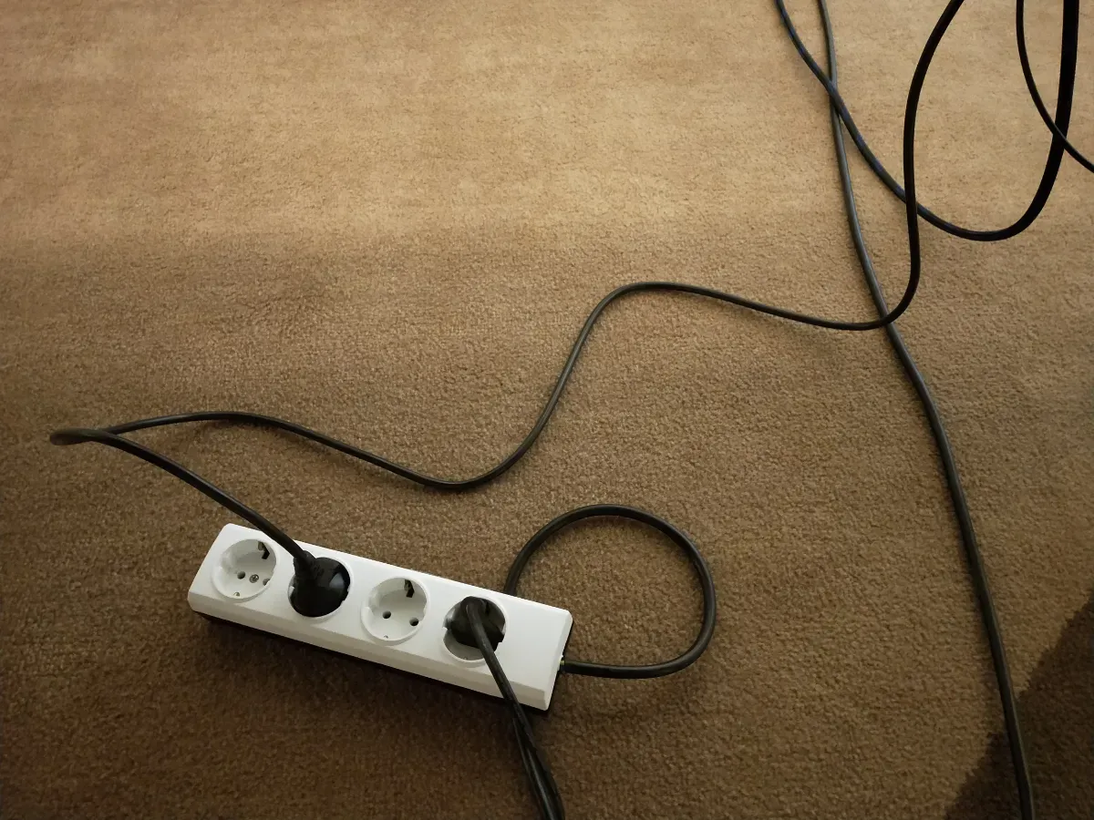 Die oft übersehene Gefahr: Mehrfachsteckdosen im Alltag